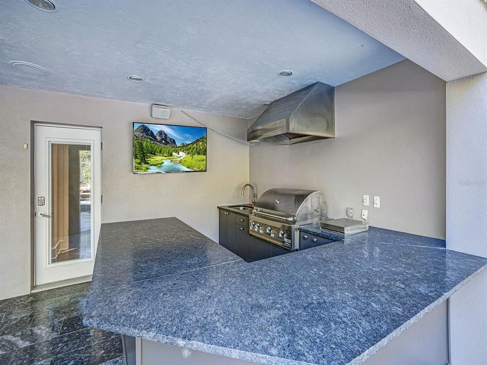 Activo con contrato: $1,799,000 (5 camas, 4 baños, 5396 Pies cuadrados)