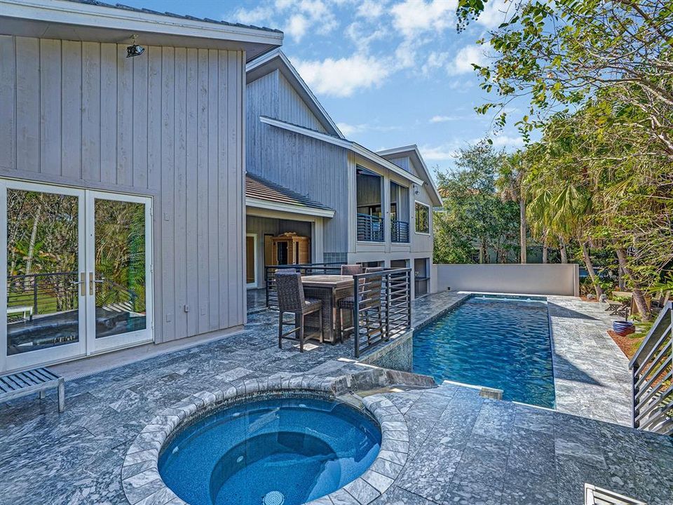 Activo con contrato: $1,799,000 (5 camas, 4 baños, 5396 Pies cuadrados)