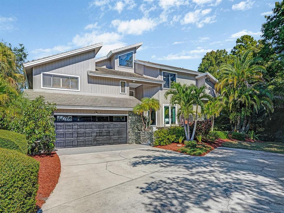 Activo con contrato: $1,799,000 (5 camas, 4 baños, 5396 Pies cuadrados)