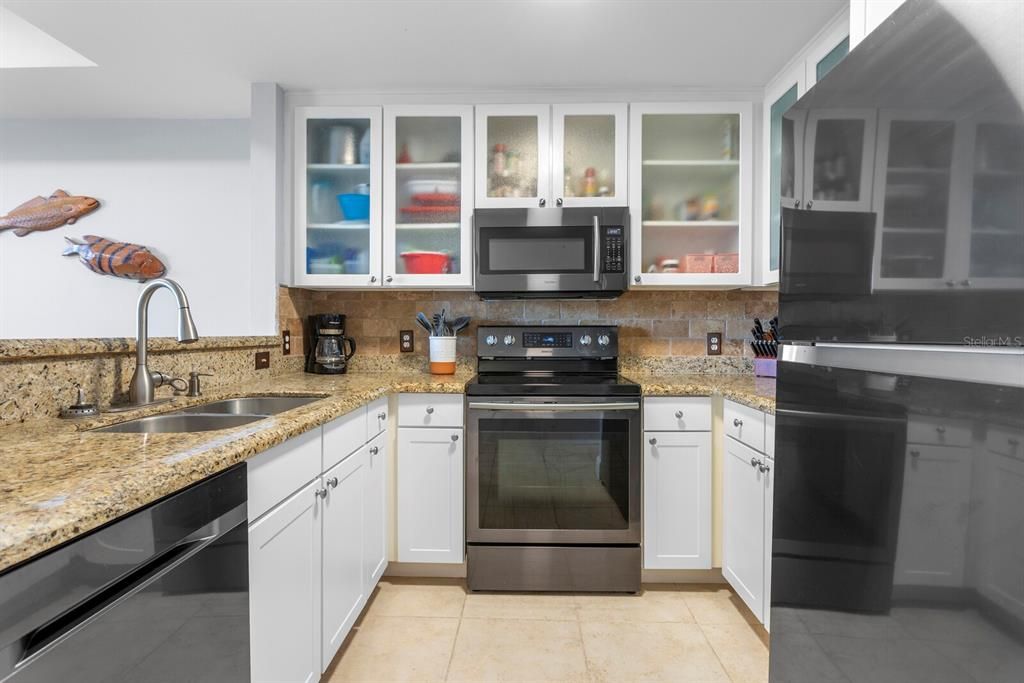 На продажу: $459,900 (3 спален, 3 ванн, 1417 Квадратных фут)