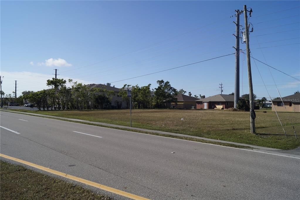 待售: $144,900 (0.46 acres)