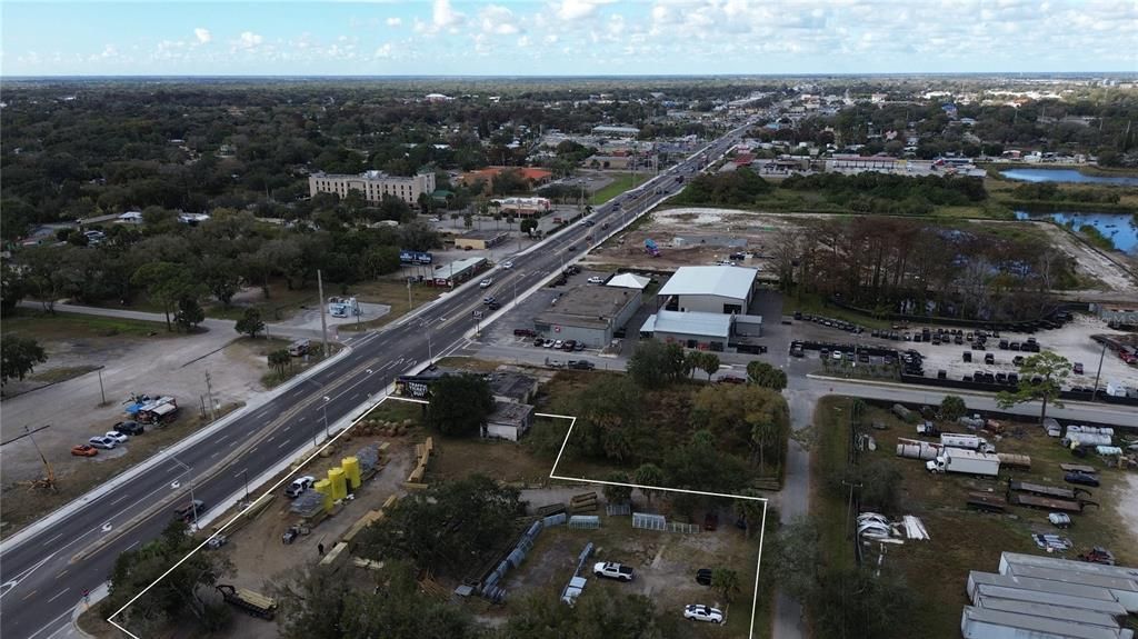 En Venta: $890,000 (0.89 acres)