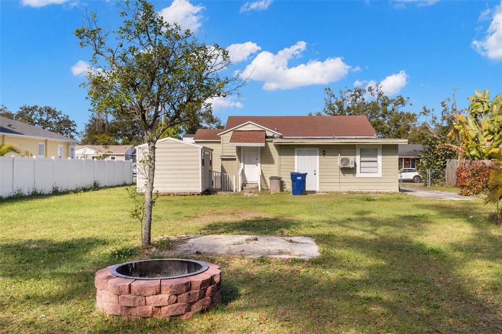 На продажу: $629,990 (0.30 acres)