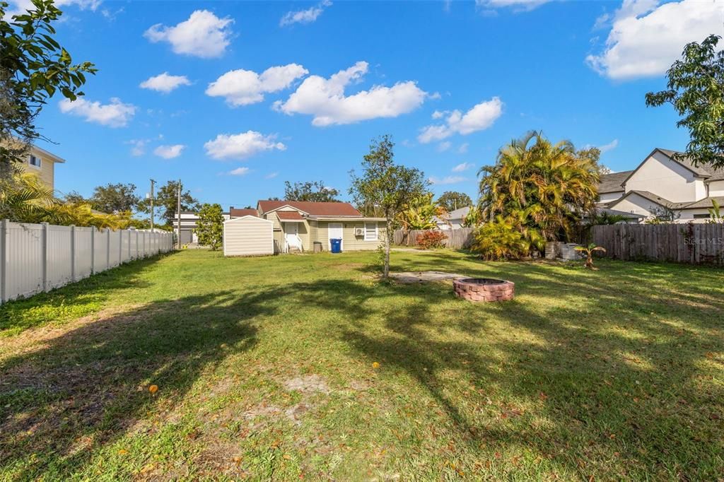 На продажу: $629,990 (0.30 acres)