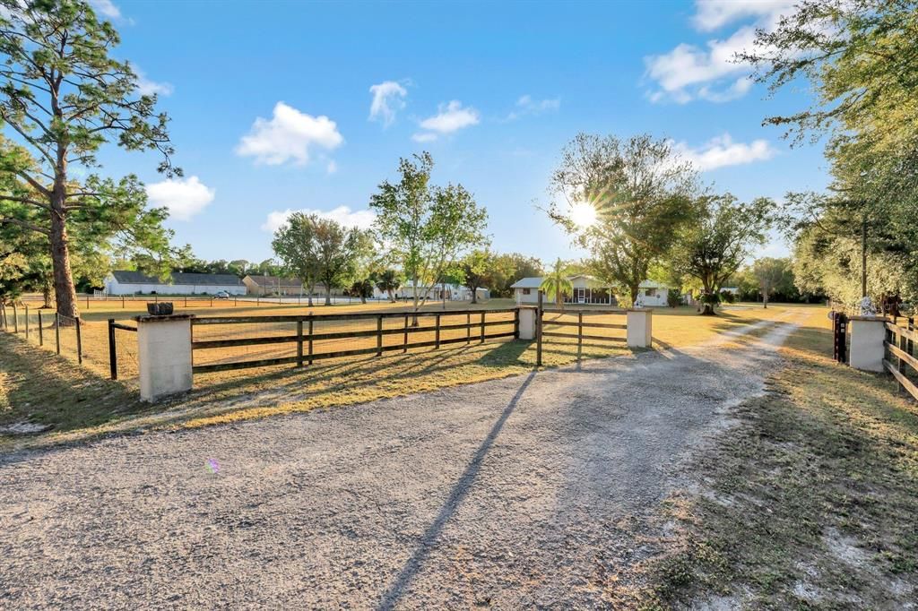 En Venta: $899,900 (6 camas, 4 baños, 3284 Pies cuadrados)