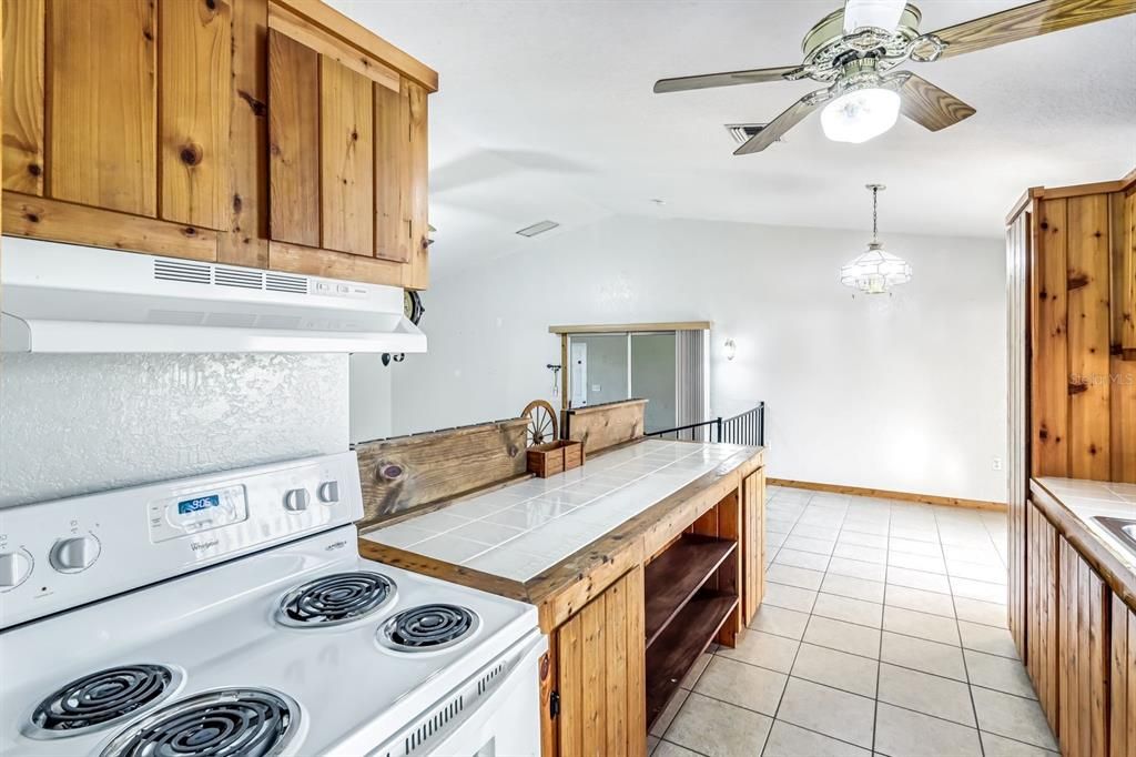 En Venta: $899,900 (6 camas, 4 baños, 3284 Pies cuadrados)