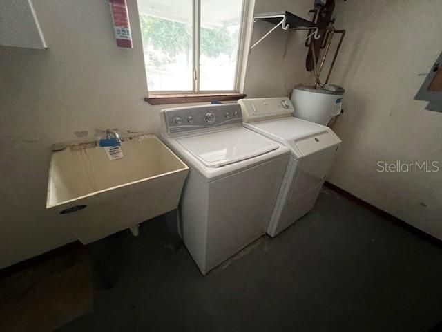 Active With Contract: $109,500 (2 beds, 2 baths, 864 Square Feet)