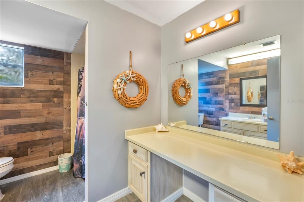 For Sale: $380,000 (5 beds, 3 baths, 2652 Square Feet)