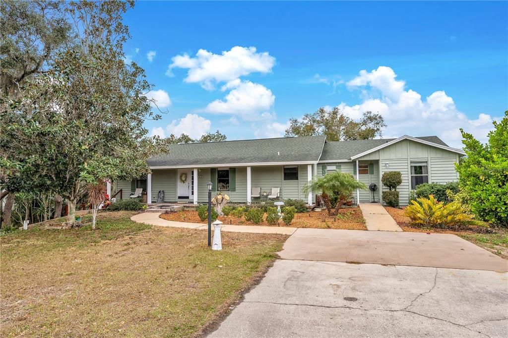 For Sale: $380,000 (5 beds, 3 baths, 2652 Square Feet)