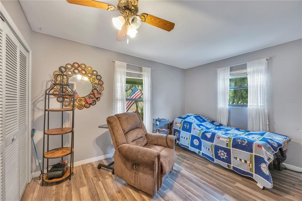 For Sale: $380,000 (5 beds, 3 baths, 2652 Square Feet)
