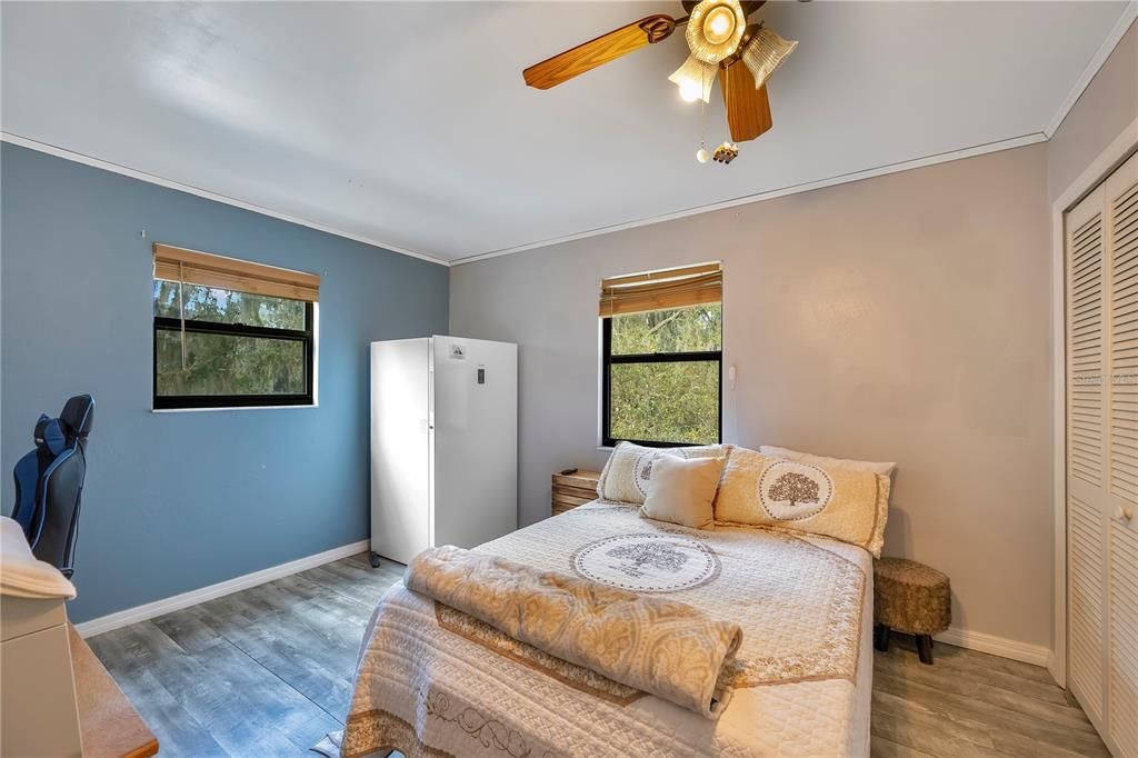 For Sale: $380,000 (5 beds, 3 baths, 2652 Square Feet)