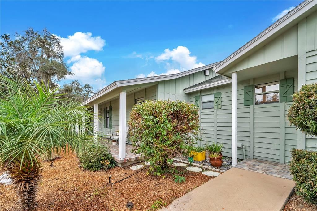 For Sale: $380,000 (5 beds, 3 baths, 2652 Square Feet)