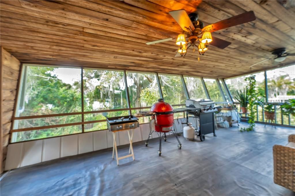 For Sale: $380,000 (5 beds, 3 baths, 2652 Square Feet)