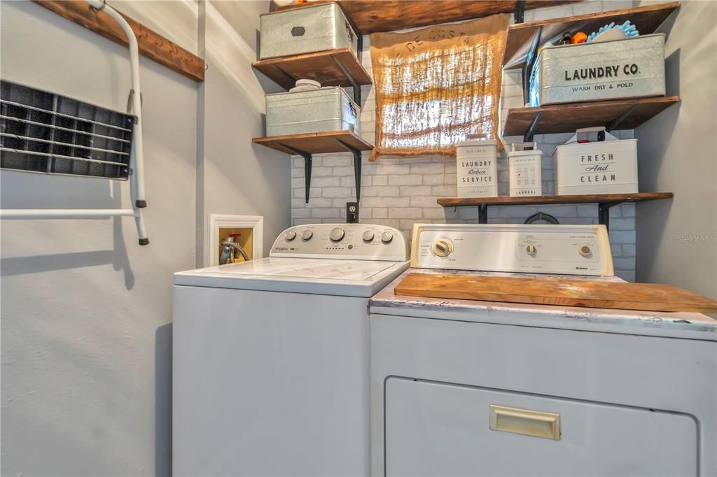 For Sale: $380,000 (5 beds, 3 baths, 2652 Square Feet)