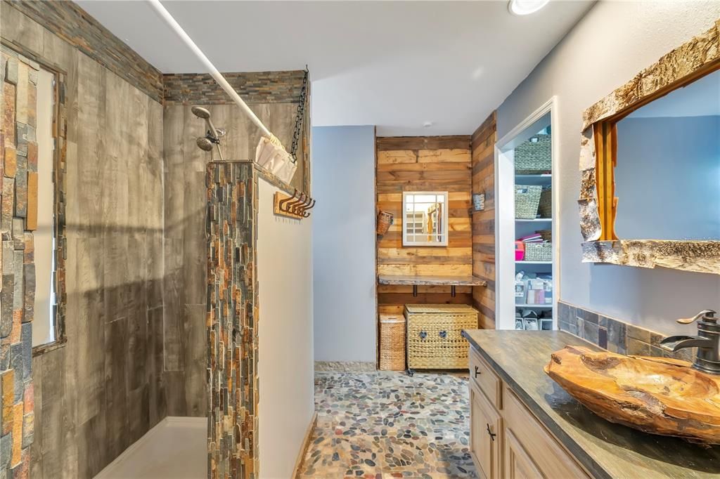 For Sale: $380,000 (5 beds, 3 baths, 2652 Square Feet)