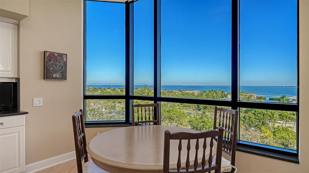 For Sale: $3,275,000 (3 beds, 4 baths, 3273 Square Feet)