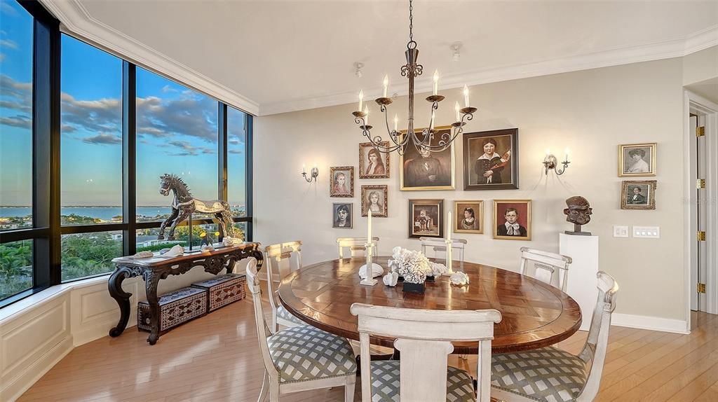 For Sale: $3,275,000 (3 beds, 4 baths, 3273 Square Feet)
