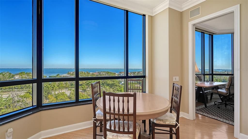 For Sale: $3,275,000 (3 beds, 4 baths, 3273 Square Feet)