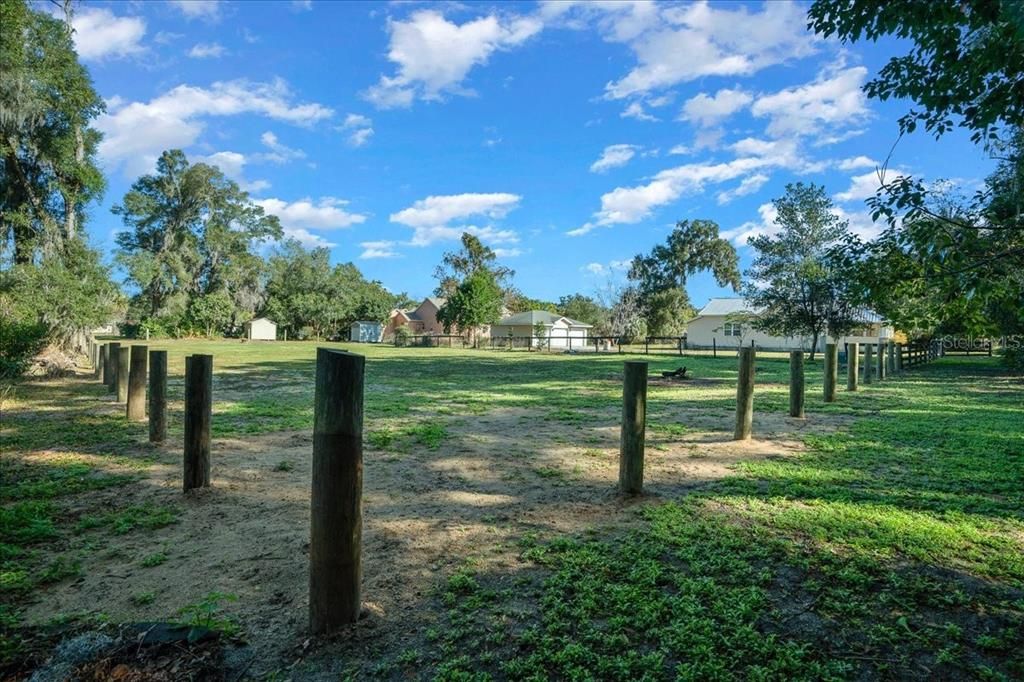 待售: $53,500 (0.61 acres)