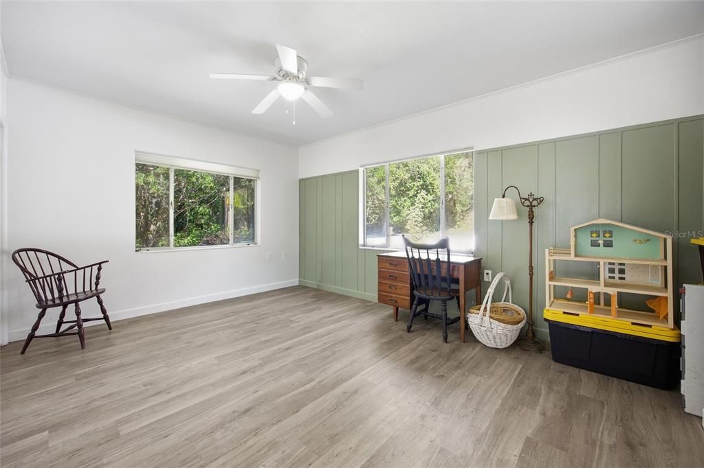 Active With Contract: $509,000 (4 beds, 3 baths, 2624 Square Feet)