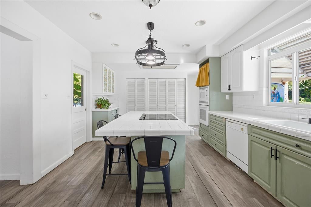 Active With Contract: $509,000 (4 beds, 3 baths, 2624 Square Feet)