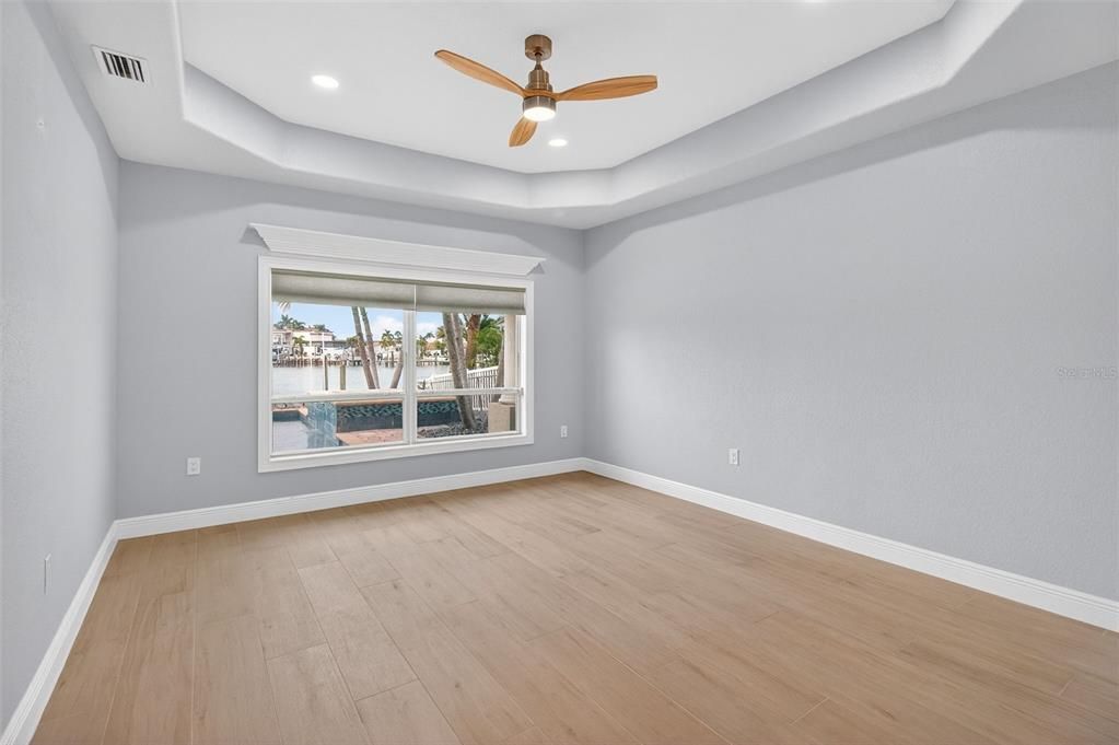 Activo con contrato: $1,999,000 (5 camas, 5 baños, 3717 Pies cuadrados)