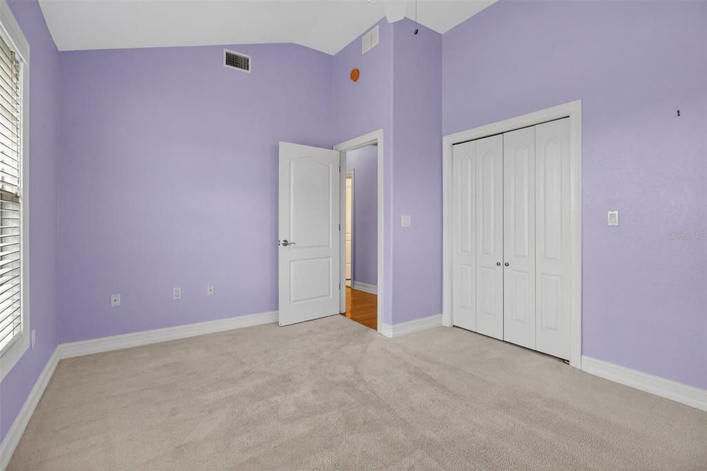 Activo con contrato: $1,999,000 (5 camas, 5 baños, 3717 Pies cuadrados)
