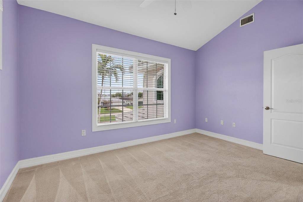 Activo con contrato: $1,999,000 (5 camas, 5 baños, 3717 Pies cuadrados)