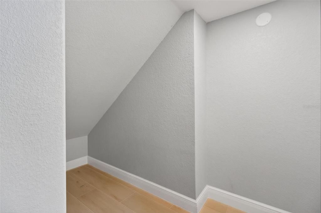 Activo con contrato: $1,999,000 (5 camas, 5 baños, 3717 Pies cuadrados)
