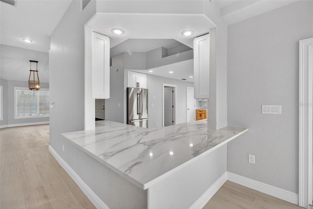 Activo con contrato: $1,999,000 (5 camas, 5 baños, 3717 Pies cuadrados)