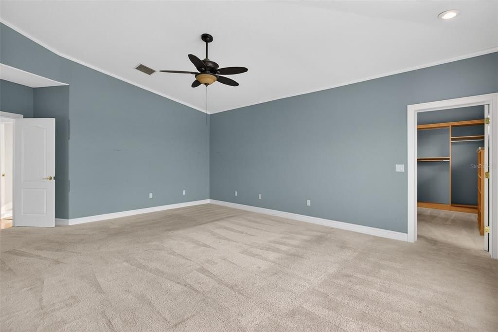 Activo con contrato: $1,999,000 (5 camas, 5 baños, 3717 Pies cuadrados)