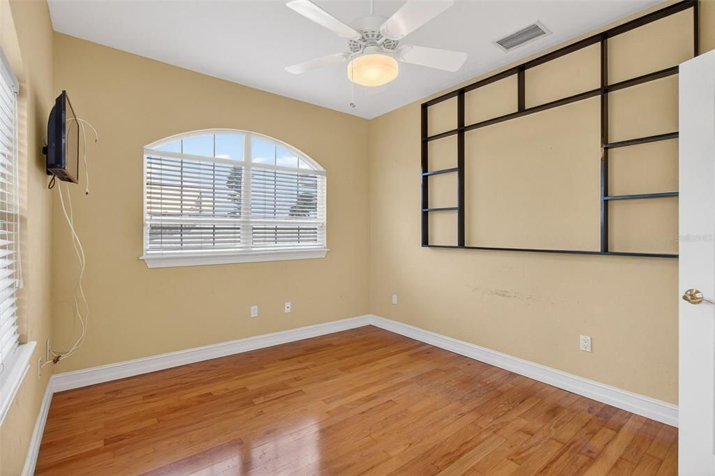 Activo con contrato: $1,999,000 (5 camas, 5 baños, 3717 Pies cuadrados)