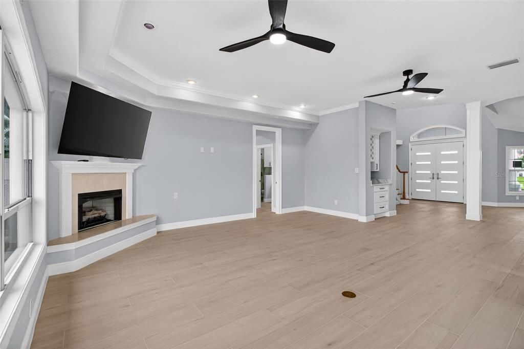 Activo con contrato: $1,999,000 (5 camas, 5 baños, 3717 Pies cuadrados)