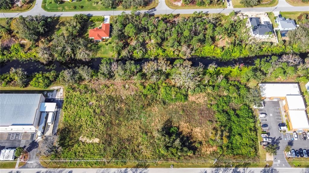 На продажу: $699,900 (1.33 acres)