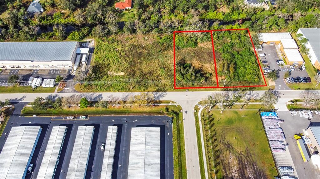 На продажу: $699,900 (1.33 acres)