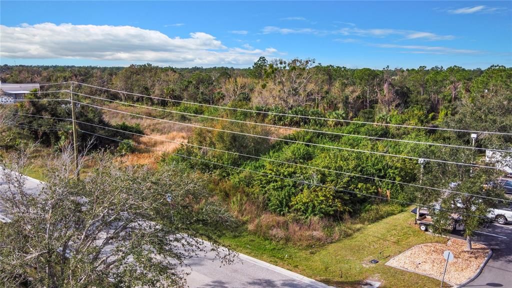 На продажу: $699,900 (1.33 acres)