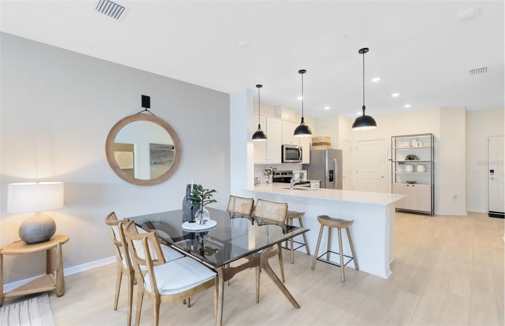 Под контрактом: $261,000 (3 спален, 2 ванн, 1699 Квадратных фут)