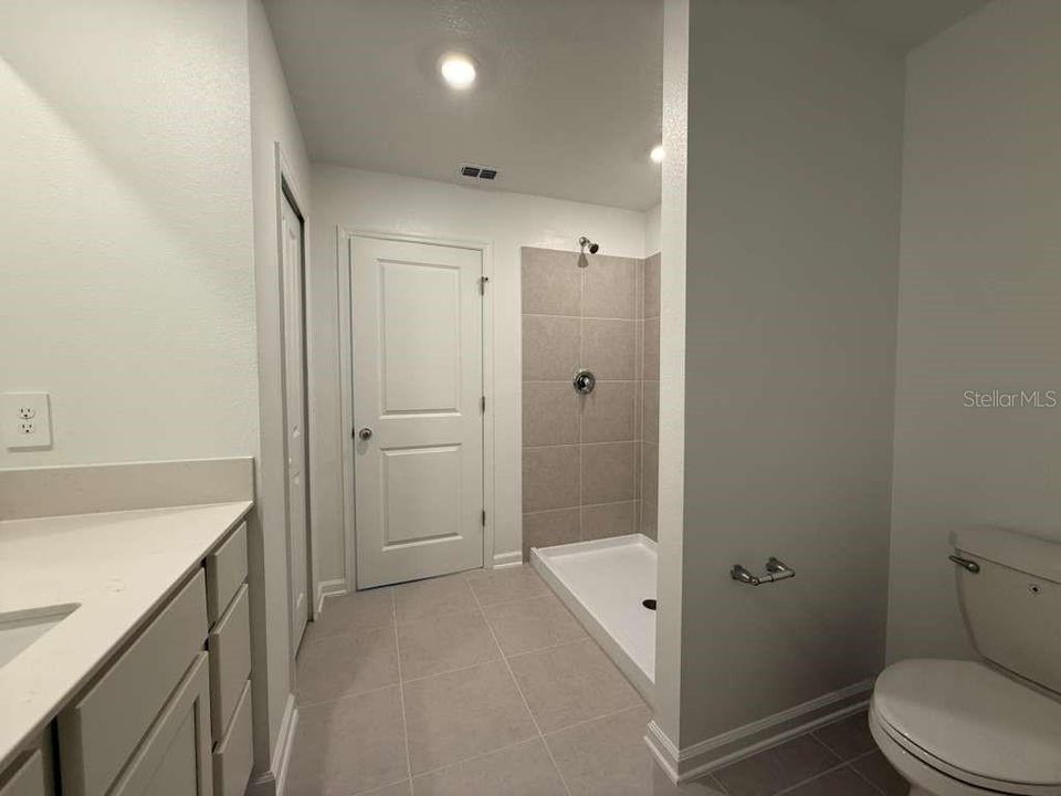For Rent: $1,900 (4 beds, 2 baths, 1874 Square Feet)