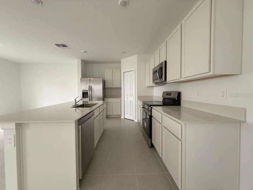 For Rent: $1,900 (4 beds, 2 baths, 1874 Square Feet)