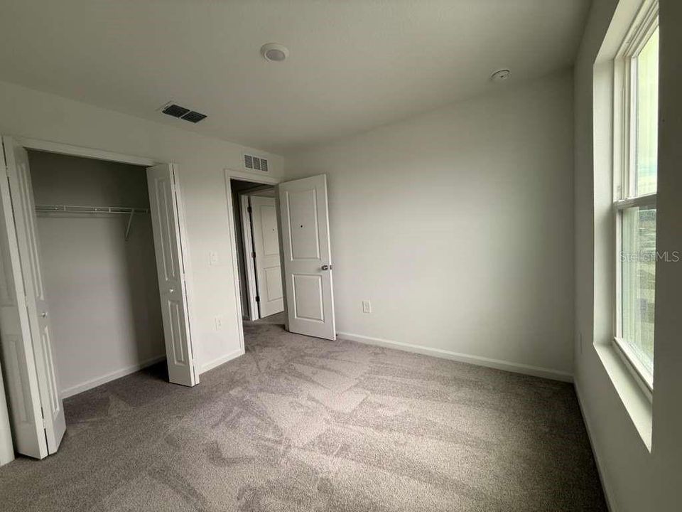 For Rent: $1,900 (4 beds, 2 baths, 1874 Square Feet)