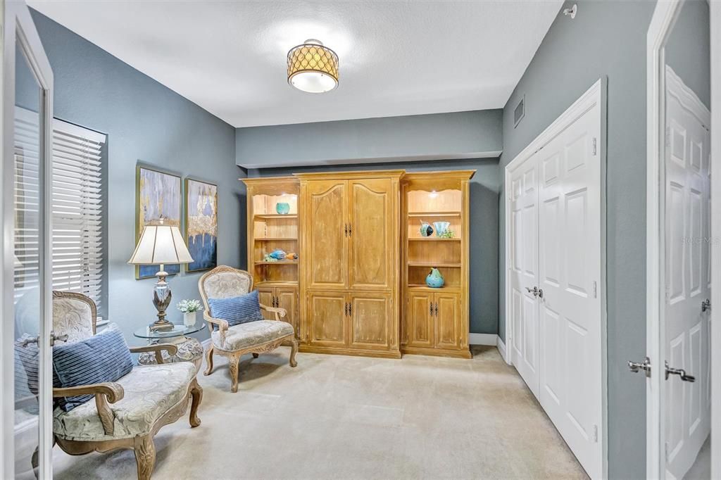 For Sale: $660,000 (3 beds, 2 baths, 2039 Square Feet)