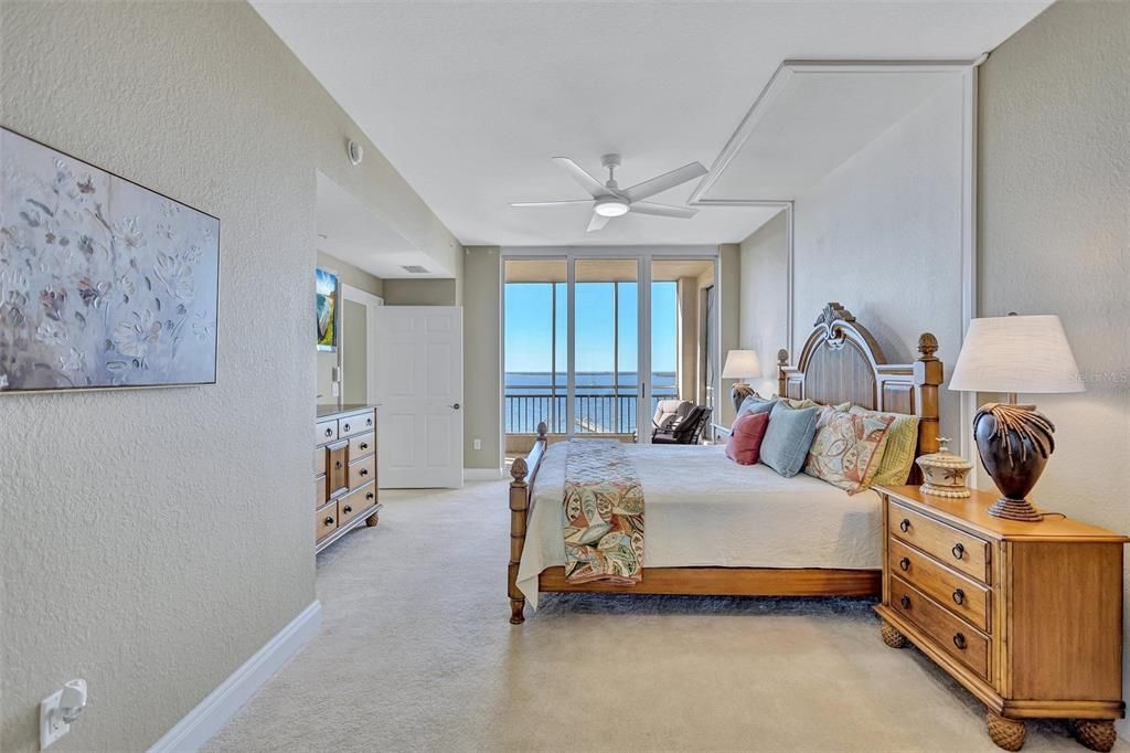 For Sale: $660,000 (3 beds, 2 baths, 2039 Square Feet)