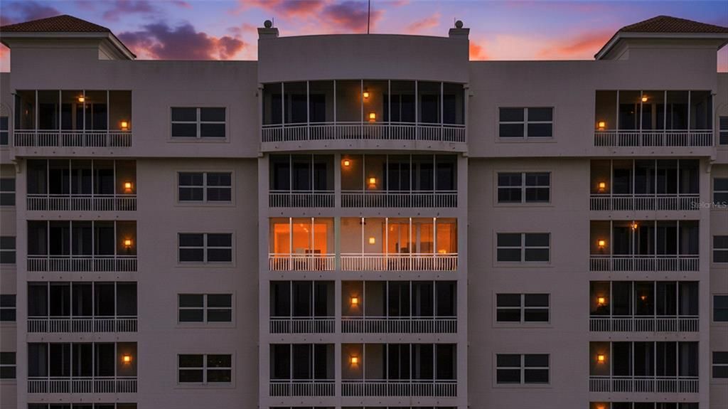 En Venta: $630,000 (3 camas, 2 baños, 2039 Pies cuadrados)