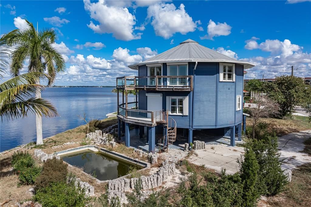 Activo con contrato: $850,000 (3 camas, 4 baños, 2670 Pies cuadrados)