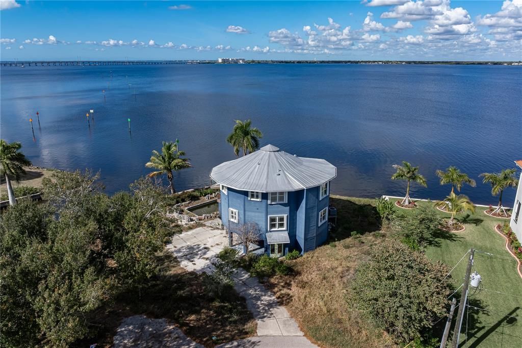 Activo con contrato: $850,000 (3 camas, 4 baños, 2670 Pies cuadrados)