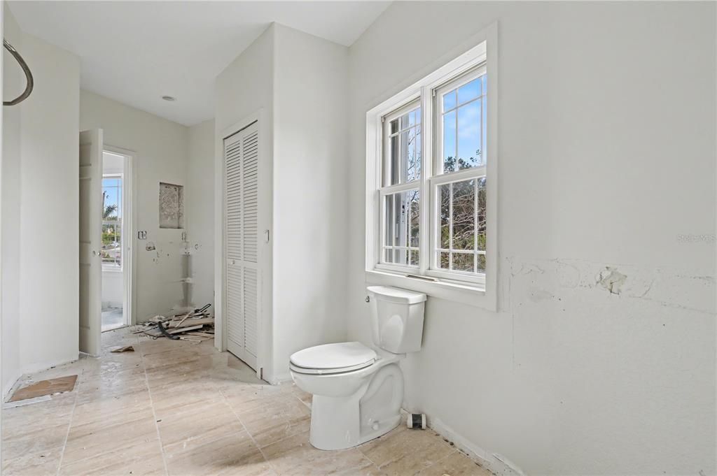 Activo con contrato: $850,000 (3 camas, 4 baños, 2670 Pies cuadrados)