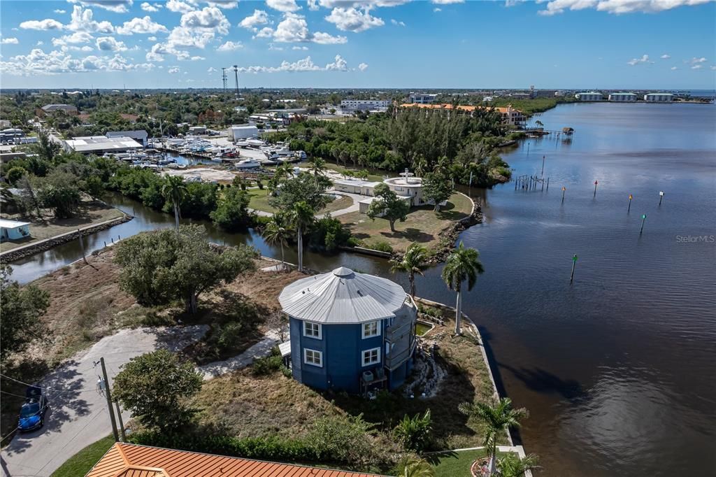 Activo con contrato: $850,000 (3 camas, 4 baños, 2670 Pies cuadrados)