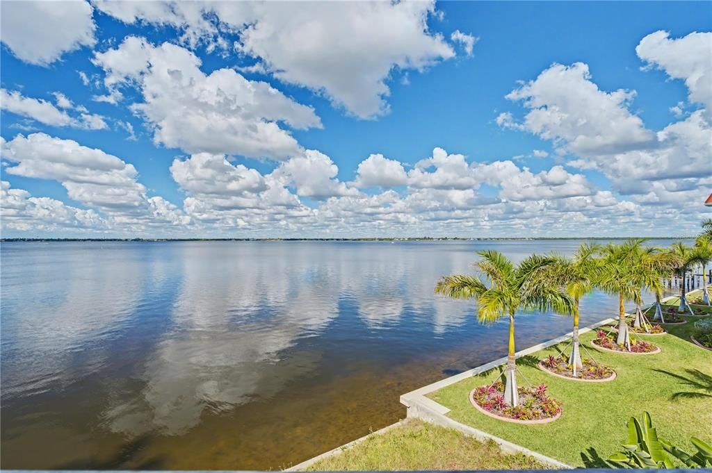 Activo con contrato: $850,000 (3 camas, 4 baños, 2670 Pies cuadrados)