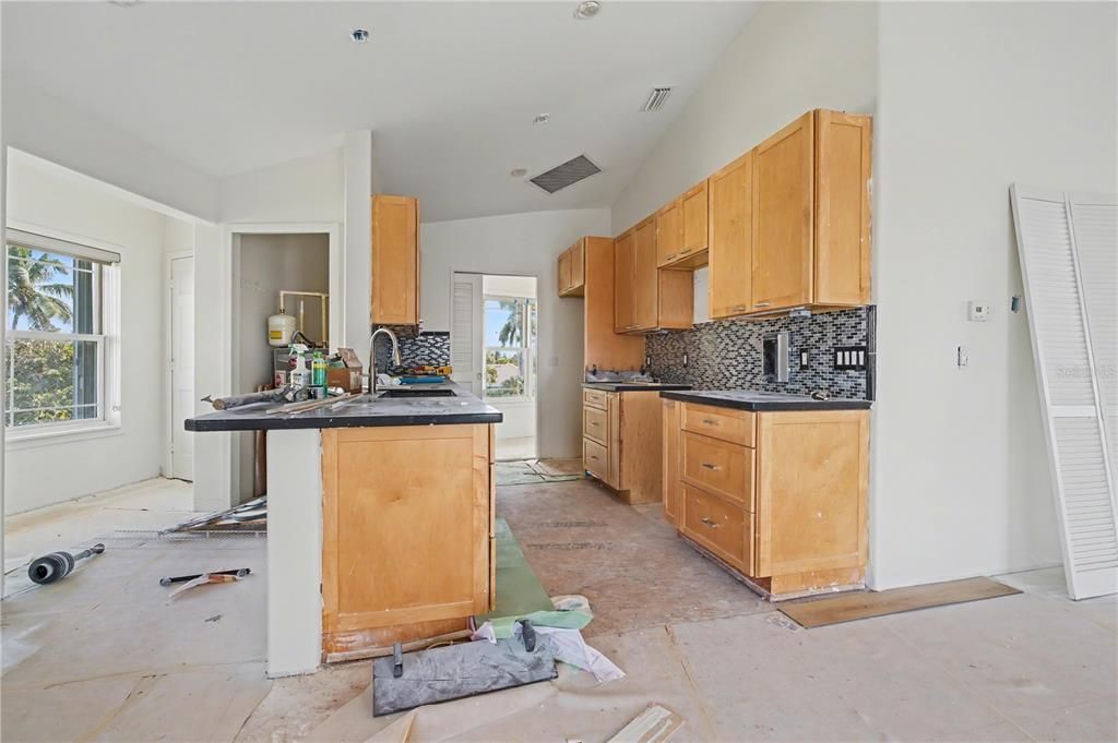 Activo con contrato: $850,000 (3 camas, 4 baños, 2670 Pies cuadrados)