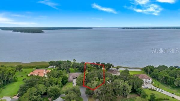 En Venta: $535,000 (0.74 acres)
